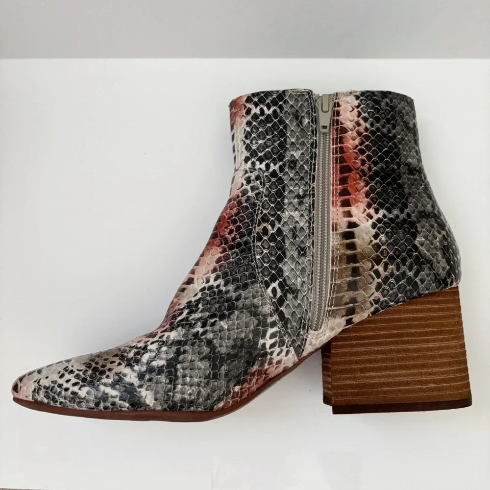 Kork Ease Korks Taupe Snakeskin Leyland Booties Sz 8.5 Western Cowgirl